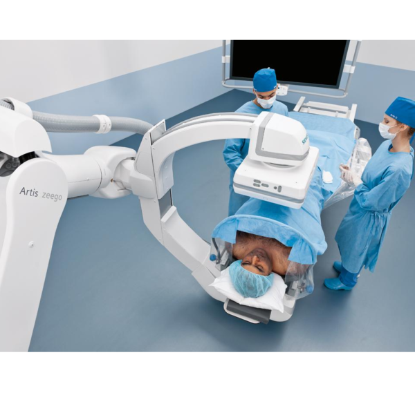 robot medical Angiographie Siemens Healthineers Artis Zeego sante assistance therapie 2