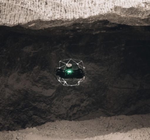 Robot drone accès aux terrains dangereux inaccessibles par l'Homme Elios 3 Flyability